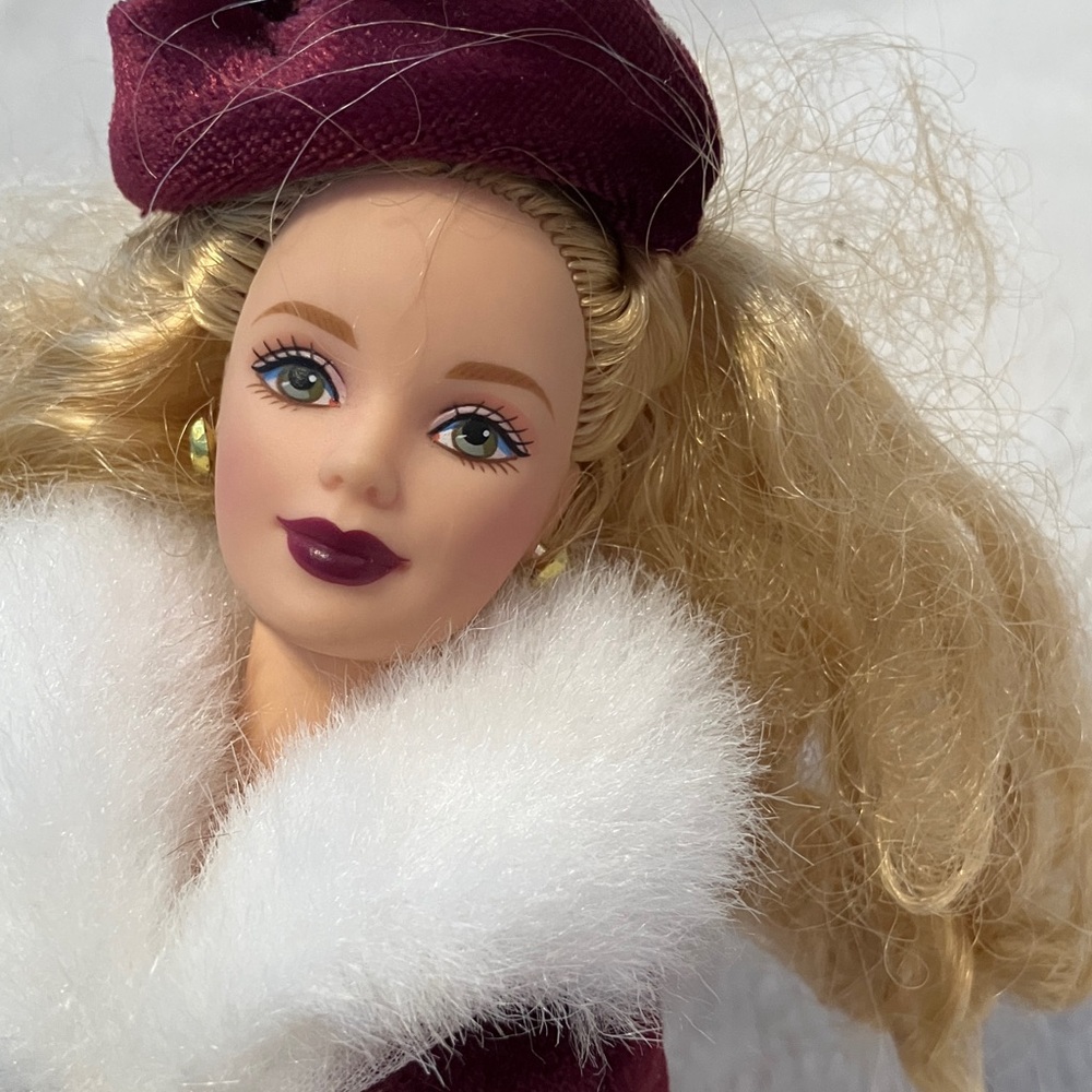 2000 Mattel Victorian Ice Skater Barbie Doll Special Edition doll - Picture 5 of 9